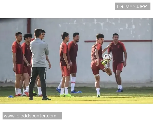 姚明踹凳子事件引发热议体育精神与情绪管理的深刻反思